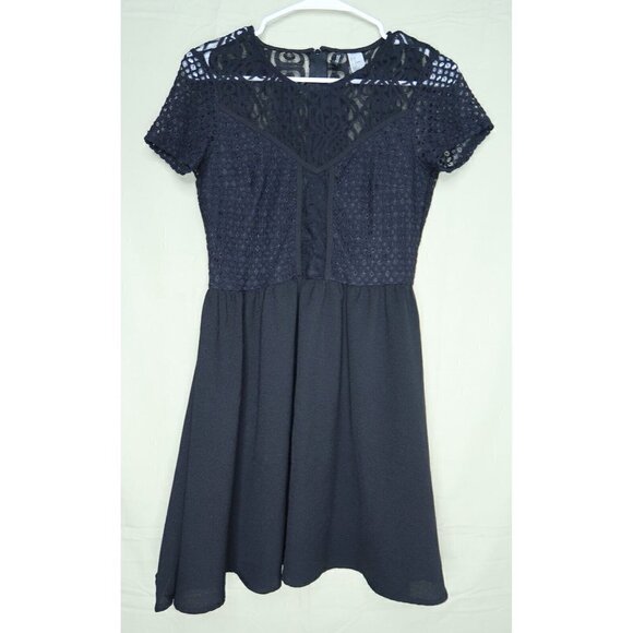 Divided by H&M Dress Womens Size 8 Black Lace Cap Sleeve A-Line Short Lined Goth - Picture 1 of 10